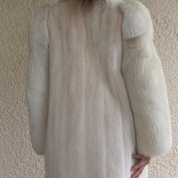 Vintage Nordstrom Blush Mink Full-Length Coat | Soft Pink Luxury | Size XS/Small - Picture 10 of 10